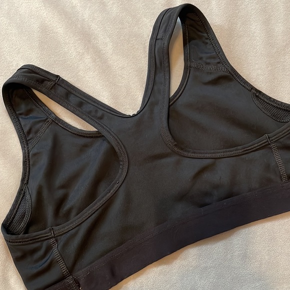 Full Black Small Dry-Fit Nike Sports Bra - Picture 5 of 6
